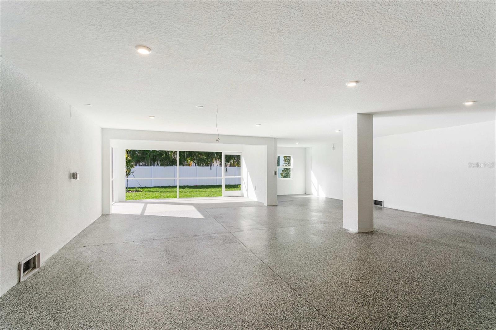 4010 HUNTINGTON ST NE, ST PETERSBURG, FL, 33703