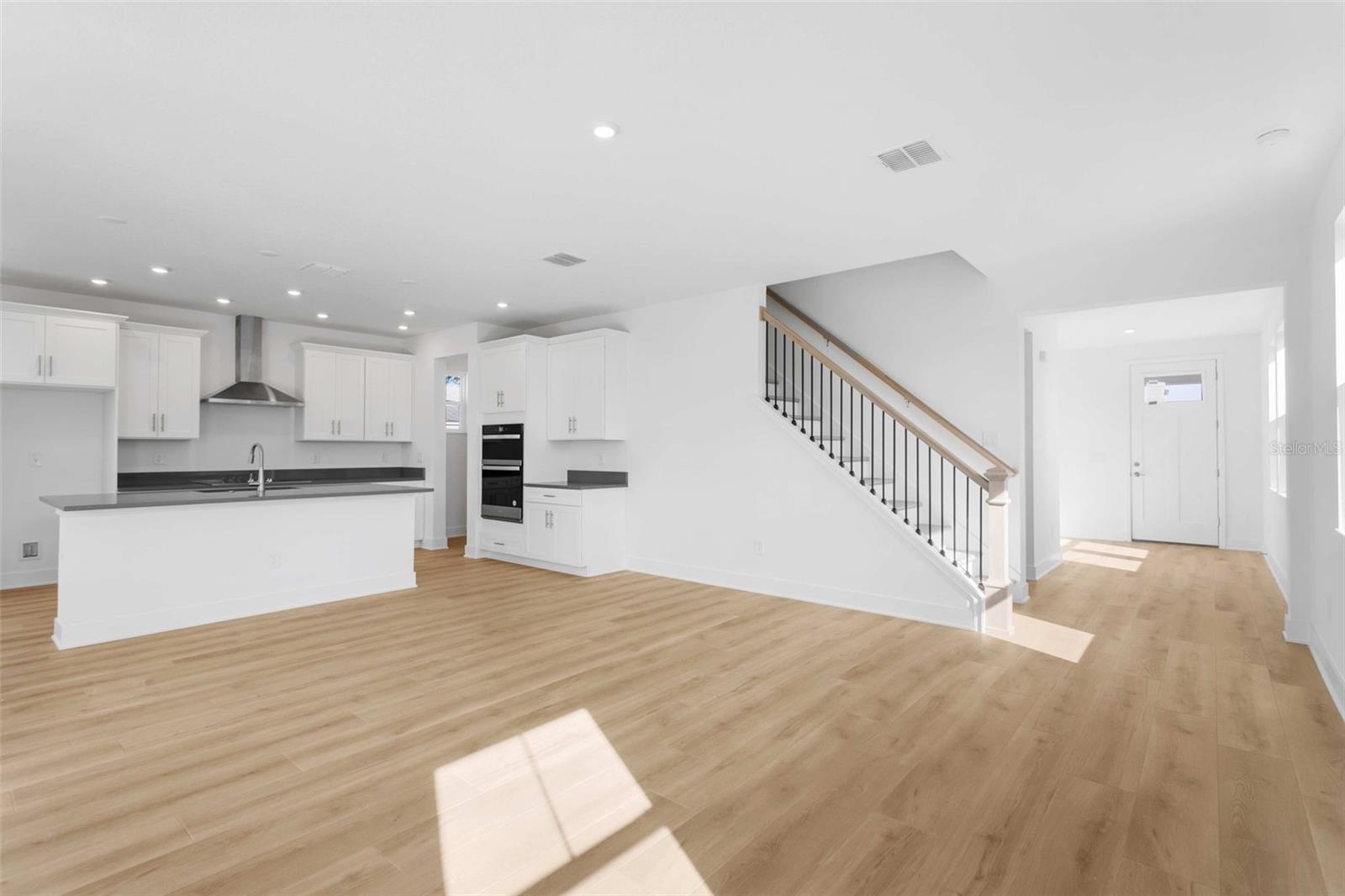 4010 HUNTINGTON ST NE, ST PETERSBURG, FL, 33703