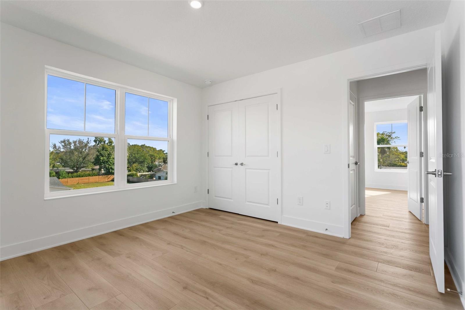 4010 HUNTINGTON ST NE, ST PETERSBURG, FL, 33703