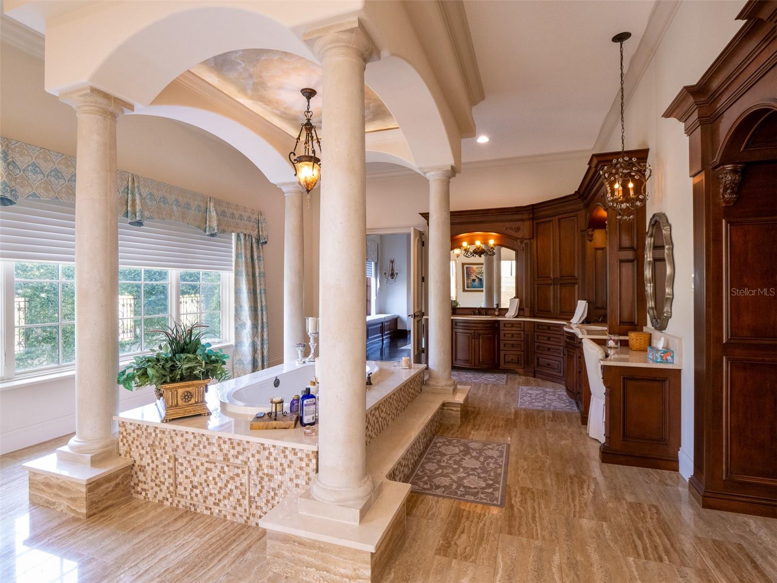 OM690195 Property Photo