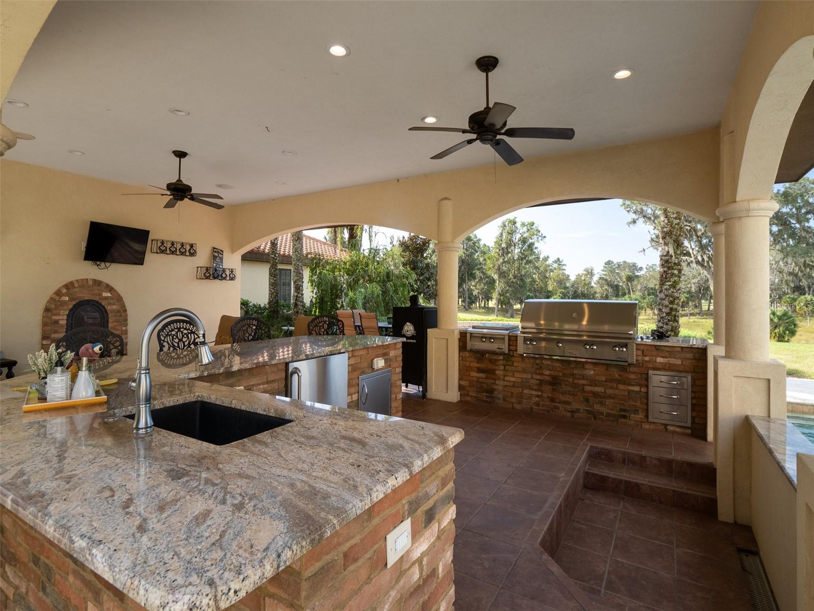 OM690195 Property Photo