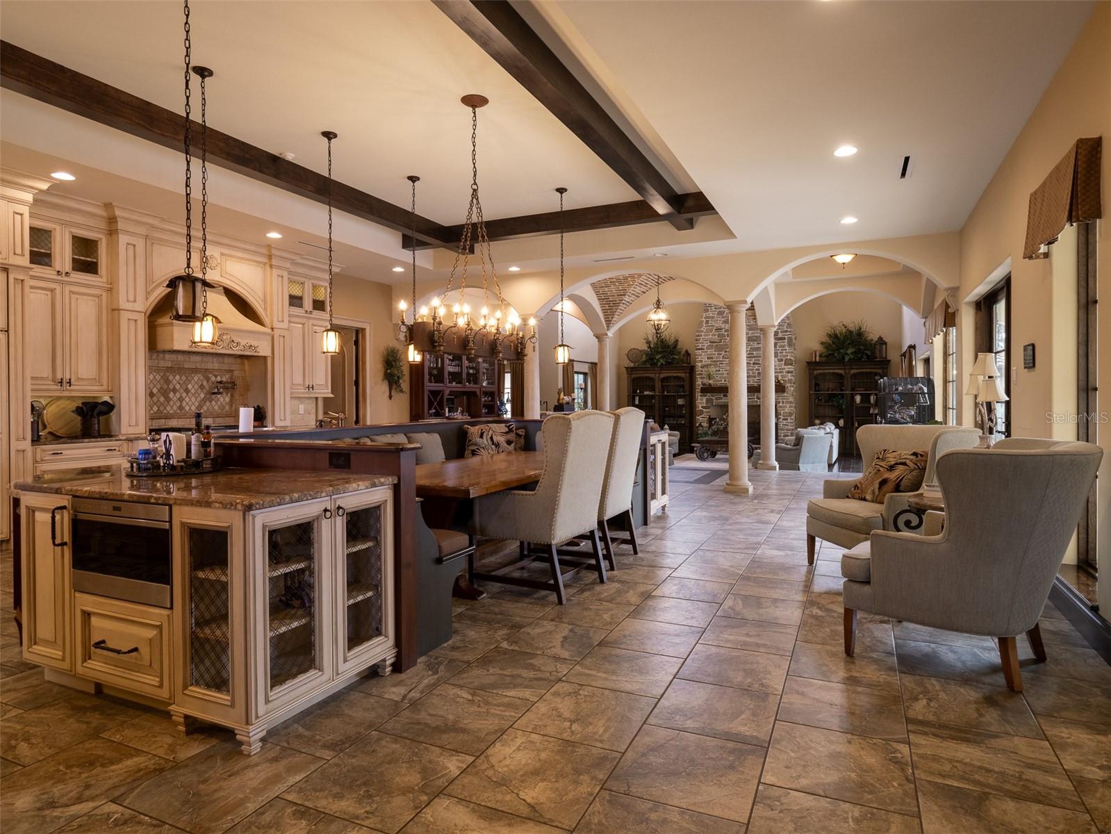 OM690195 Property Photo