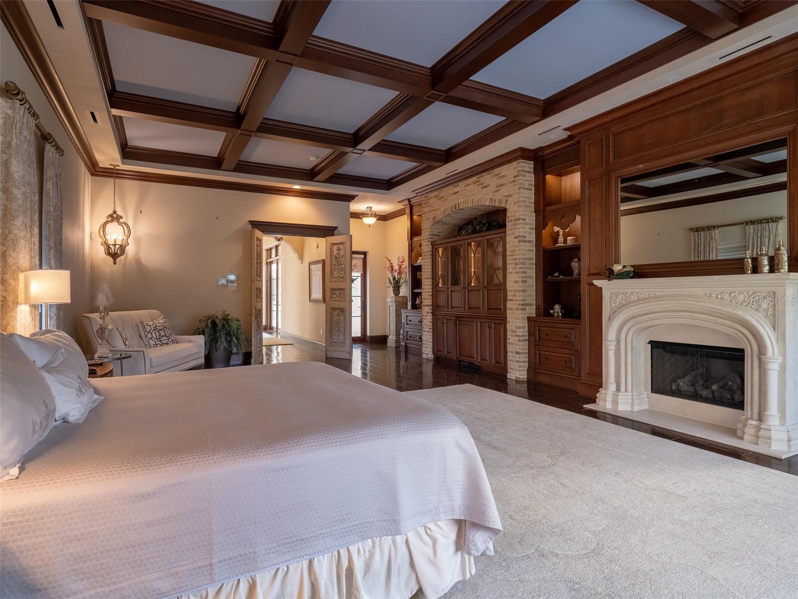 OM690195 Property Photo