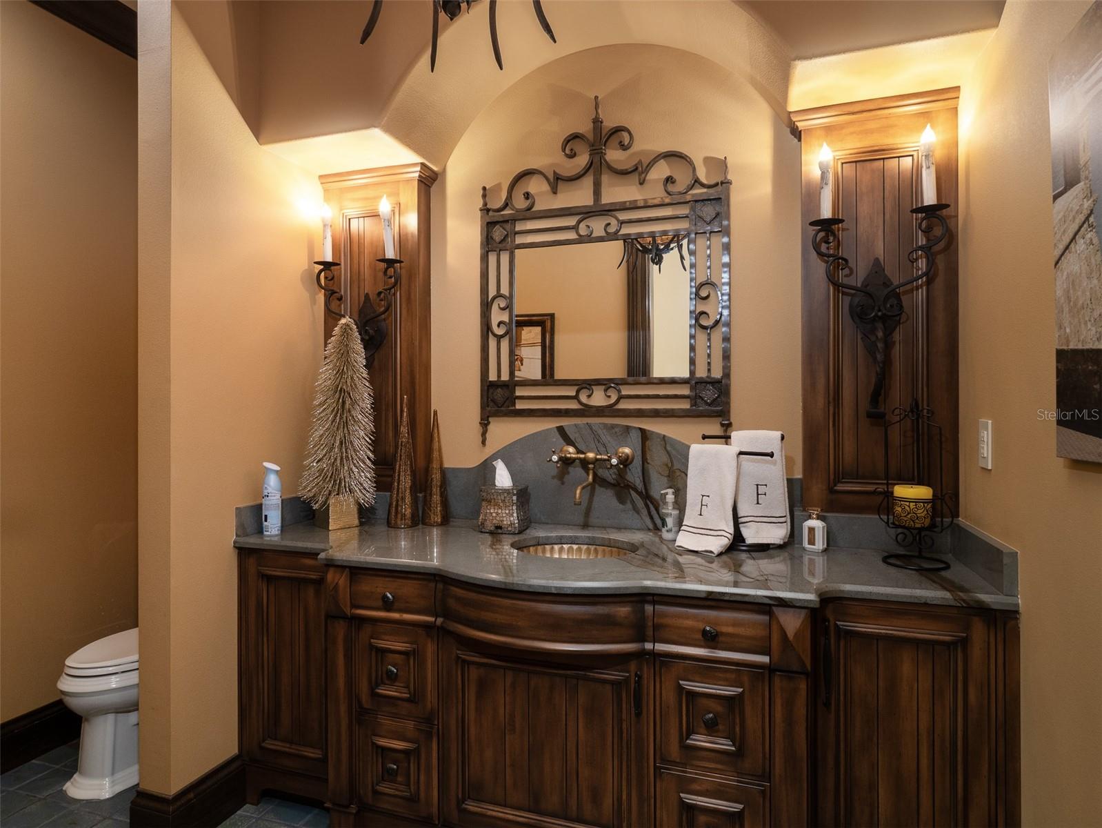 OM690195 Property Photo