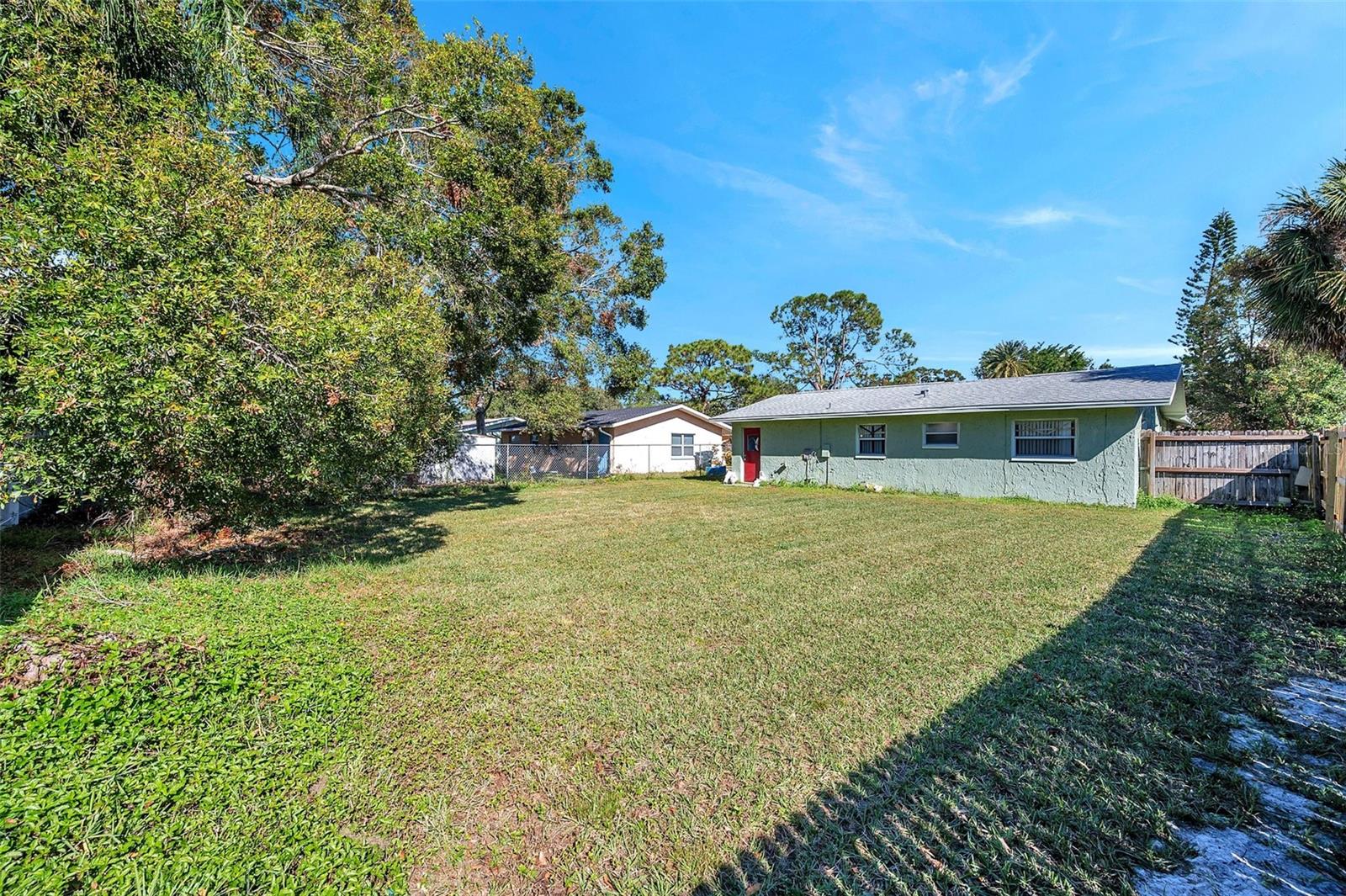 926 LAKE PALMS DR, LARGO, FL, 33771