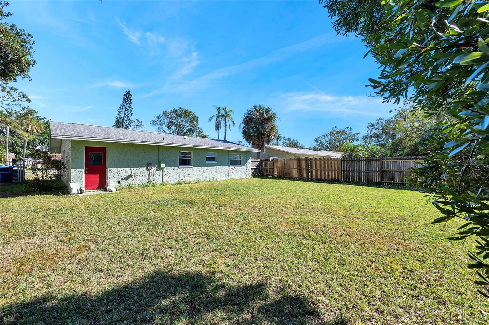 926 LAKE PALMS DR, LARGO, FL, 33771