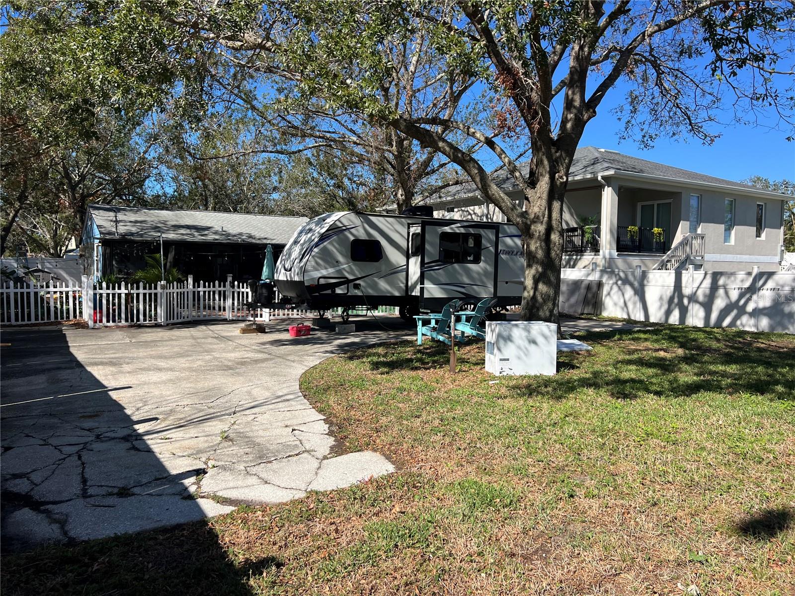401 81ST AVE NE, ST PETERSBURG, FL, 33702