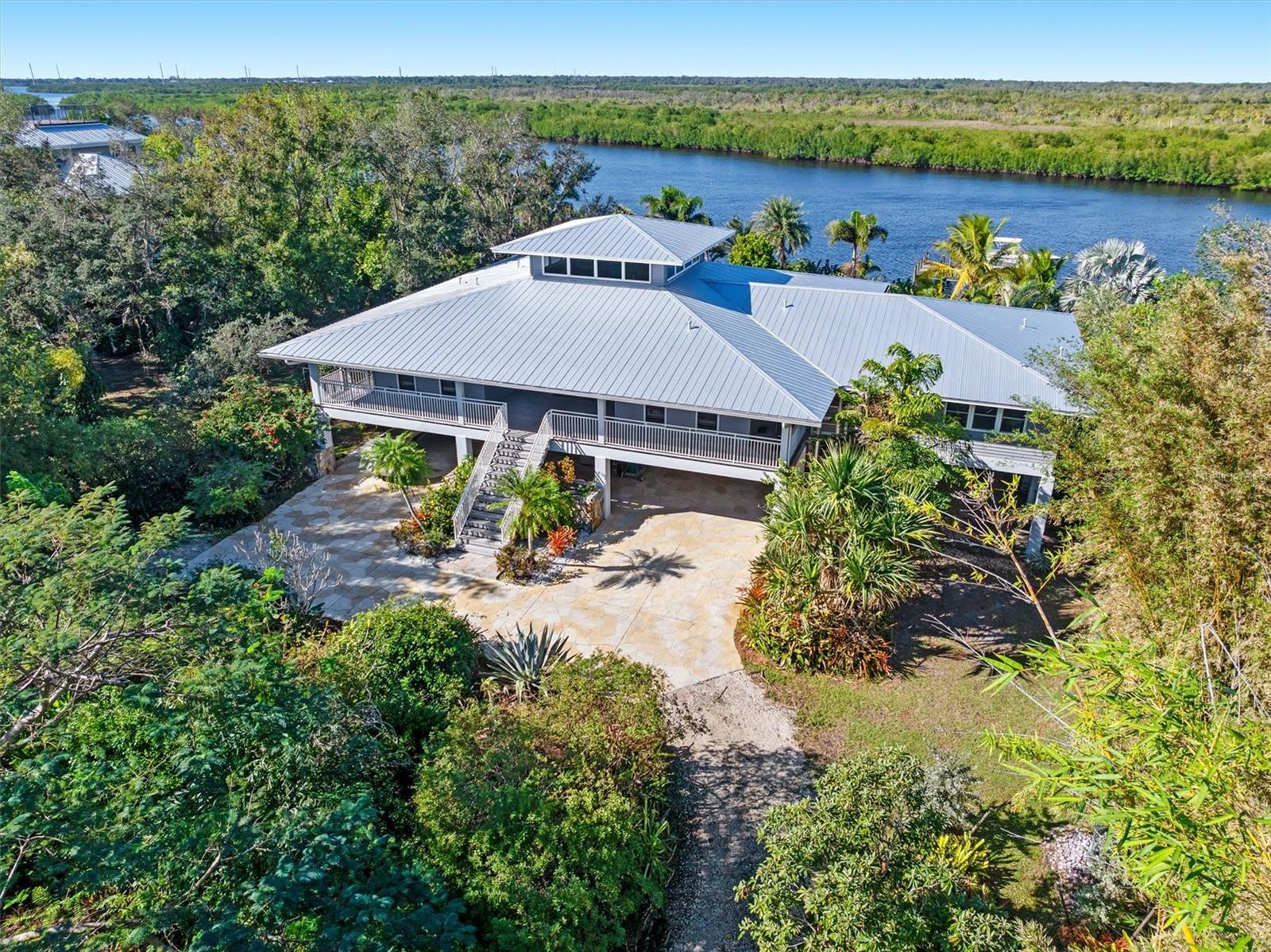 1751 HUNTER CREEK DR, PUNTA GORDA, FL, 33982