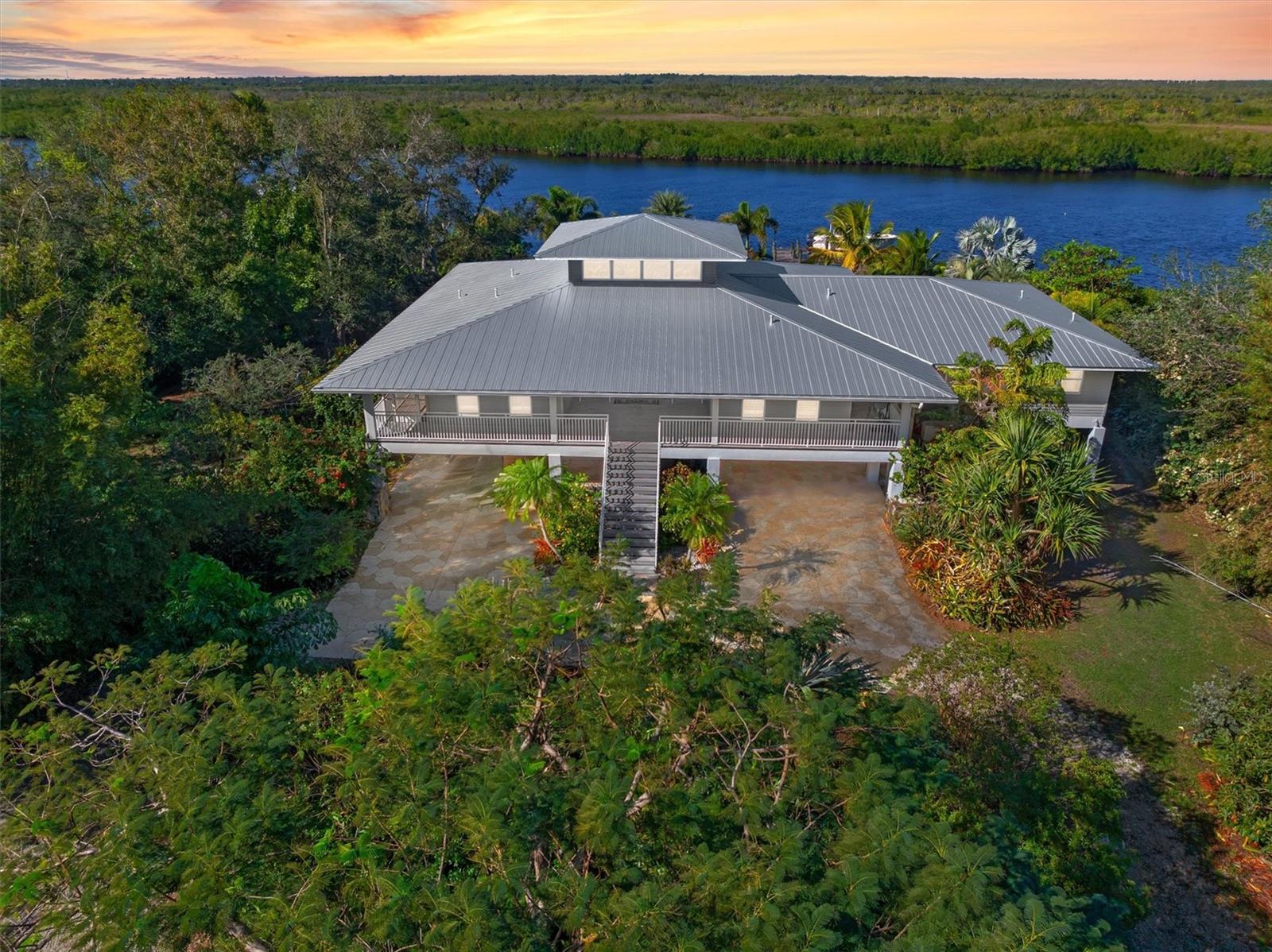 1751 HUNTER CREEK DR, PUNTA GORDA, FL, 33982