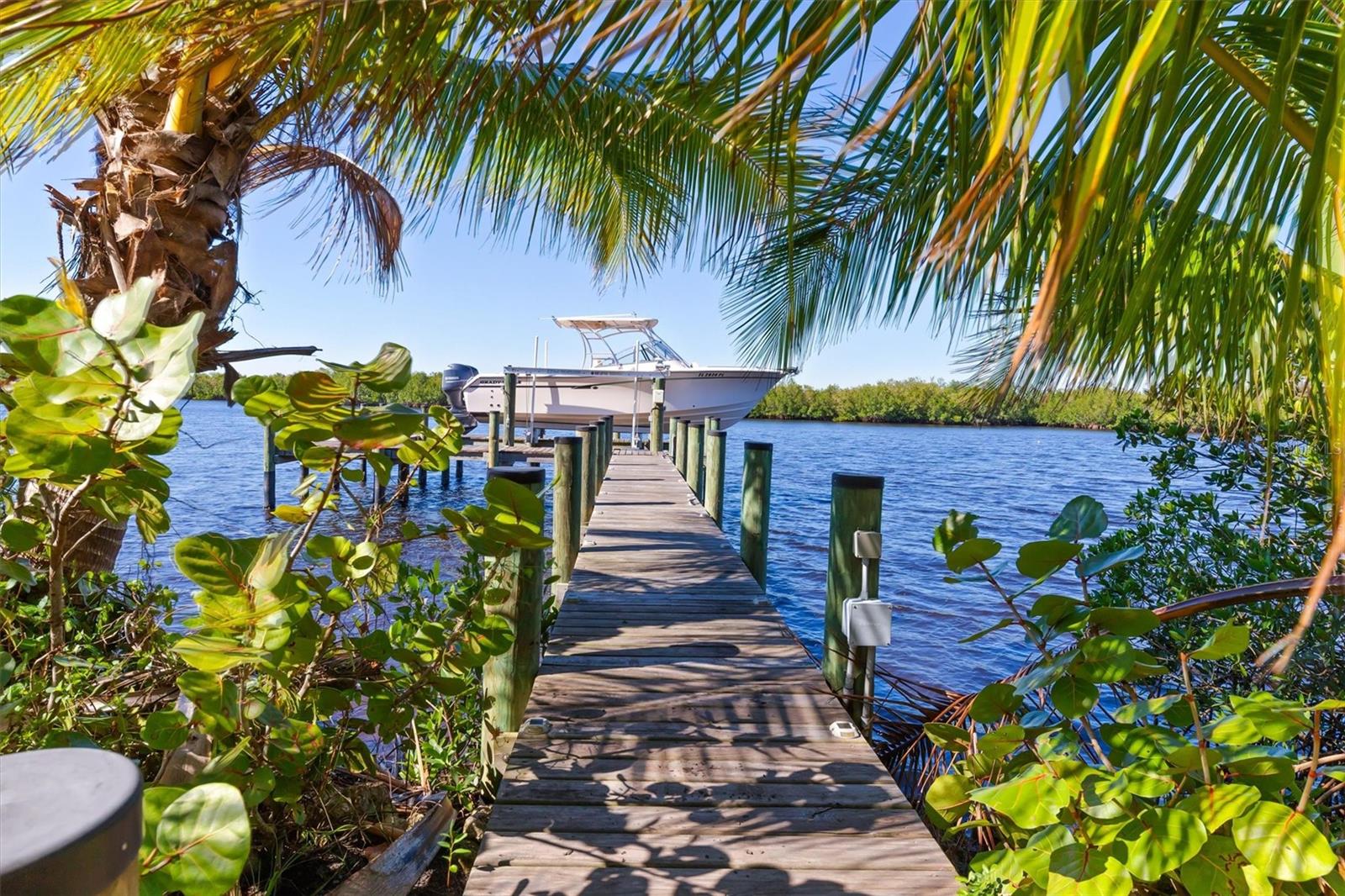 1751 HUNTER CREEK DR, PUNTA GORDA, FL, 33982