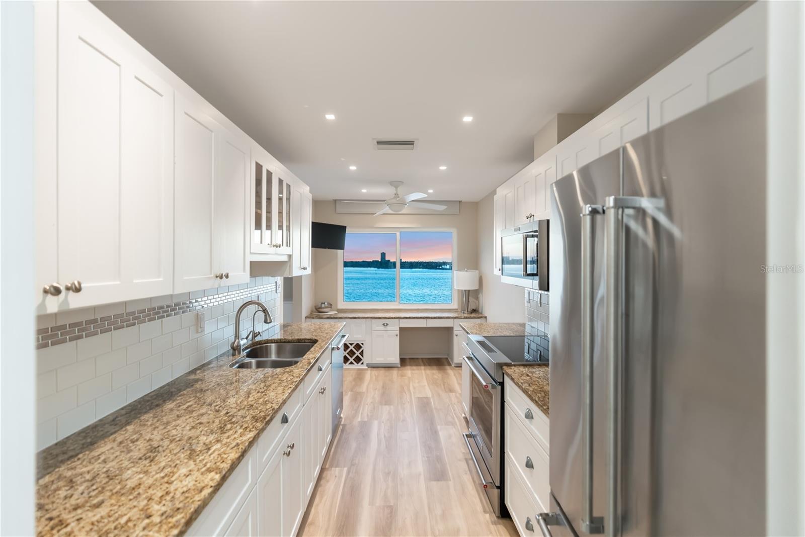 350 GOLDEN GATE PT #61, SARASOTA, FL, 34236