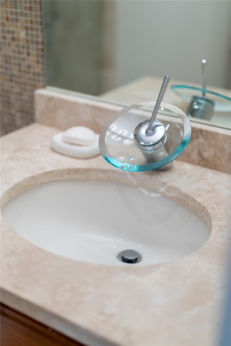 350 GOLDEN GATE PT #61, SARASOTA, FL, 34236