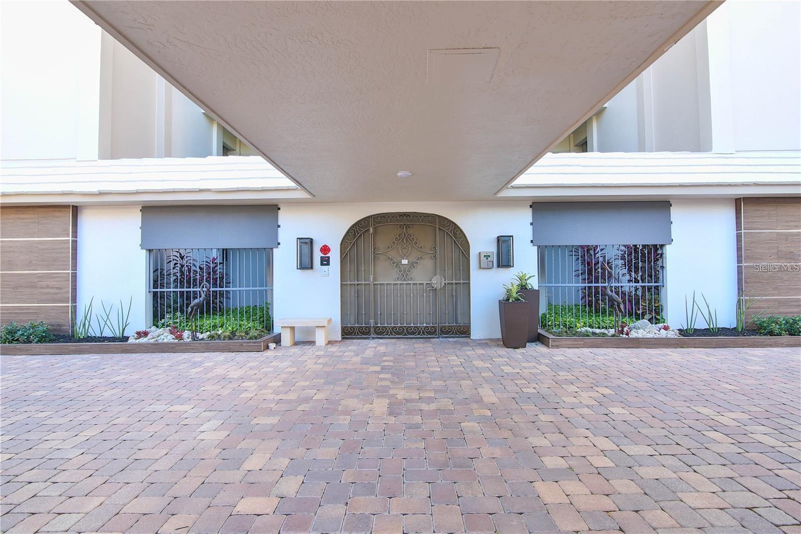 350 GOLDEN GATE PT #61, SARASOTA, FL, 34236