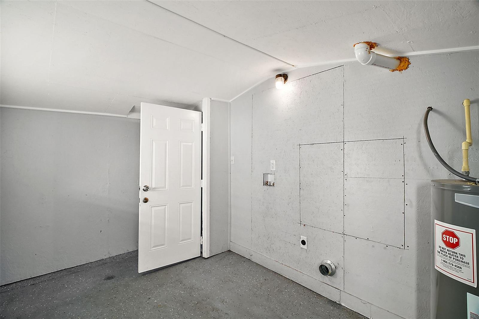 105 W STEVENS AVE, EUSTIS, FL, 32726