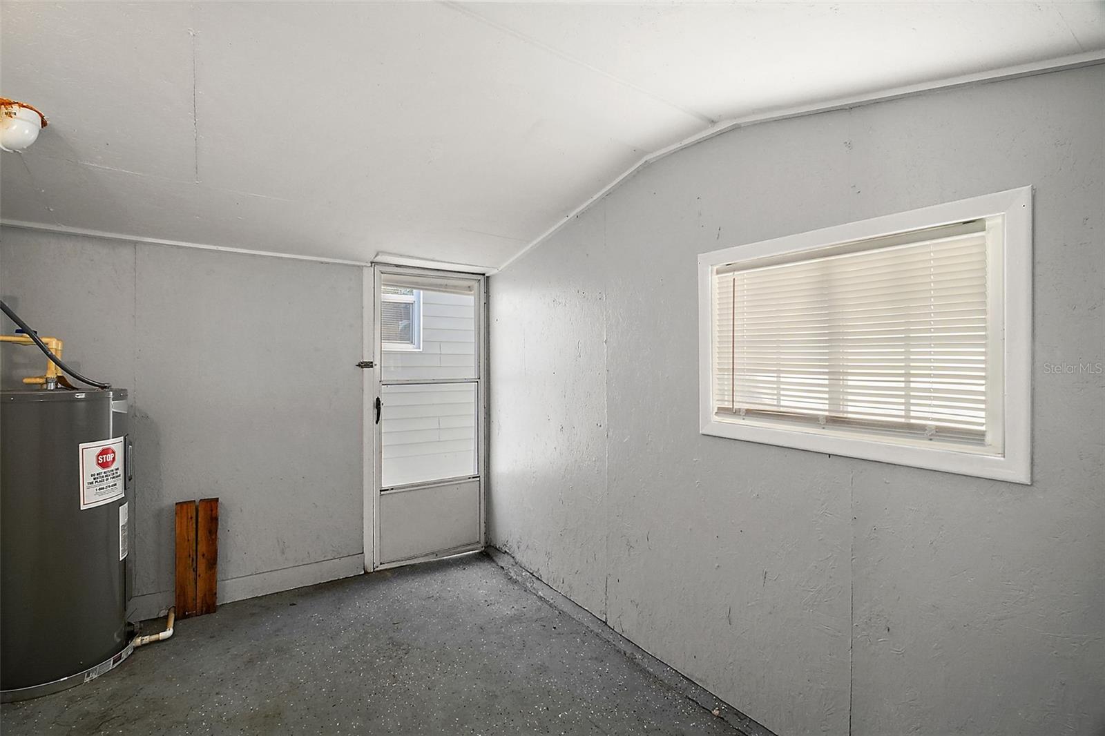 105 W STEVENS AVE, EUSTIS, FL, 32726