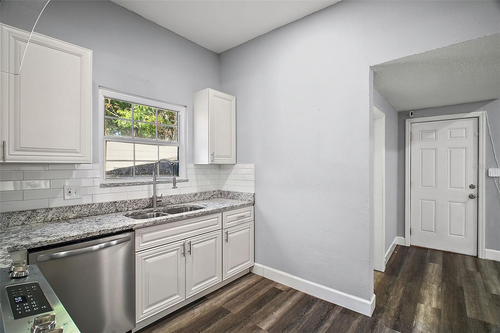 105 W STEVENS AVE, EUSTIS, FL, 32726