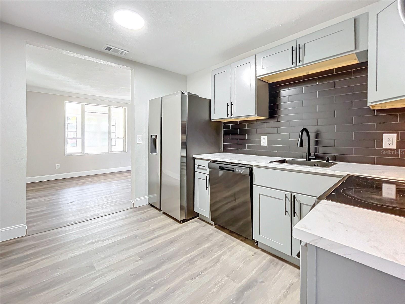 2557 17TH AVE S, ST PETERSBURG, FL, 33712