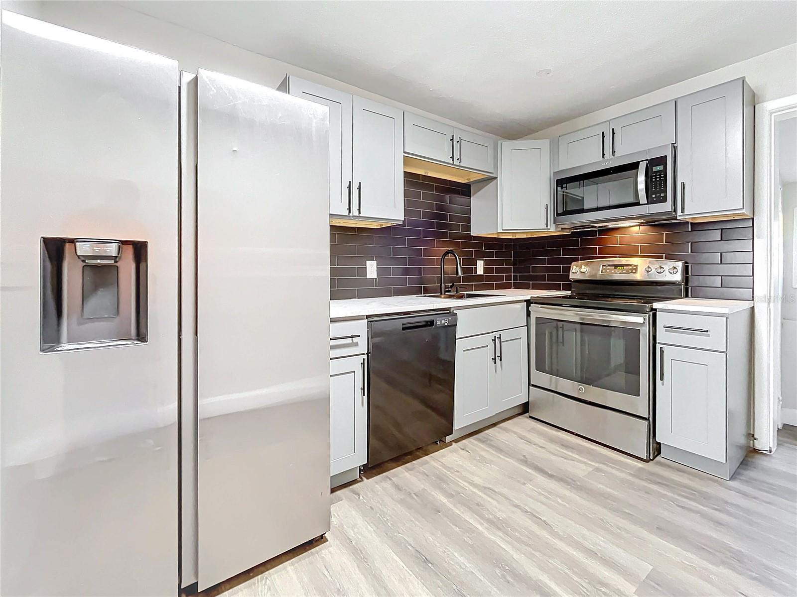 2557 17TH AVE S, ST PETERSBURG, FL, 33712