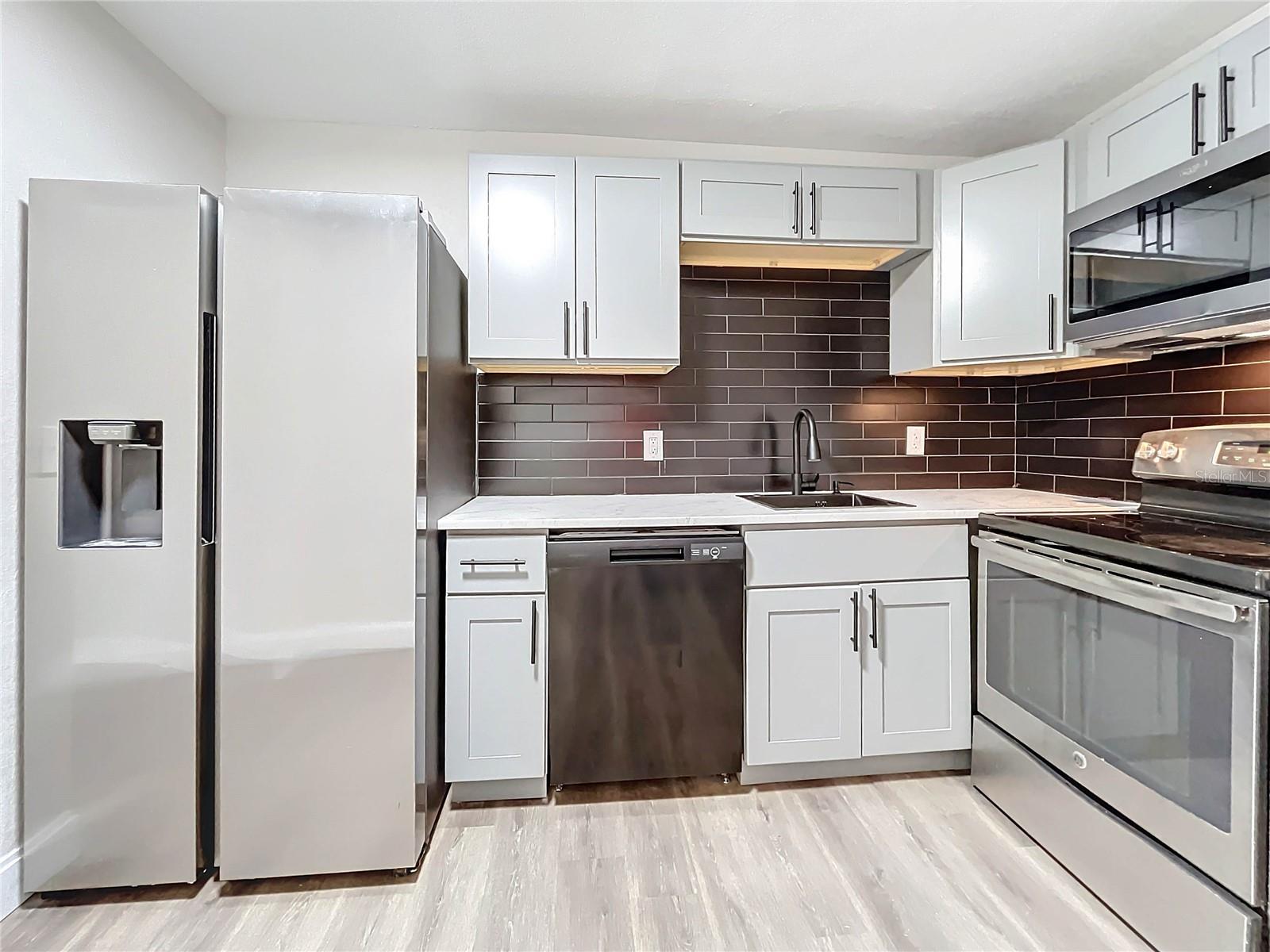 2557 17TH AVE S, ST PETERSBURG, FL, 33712