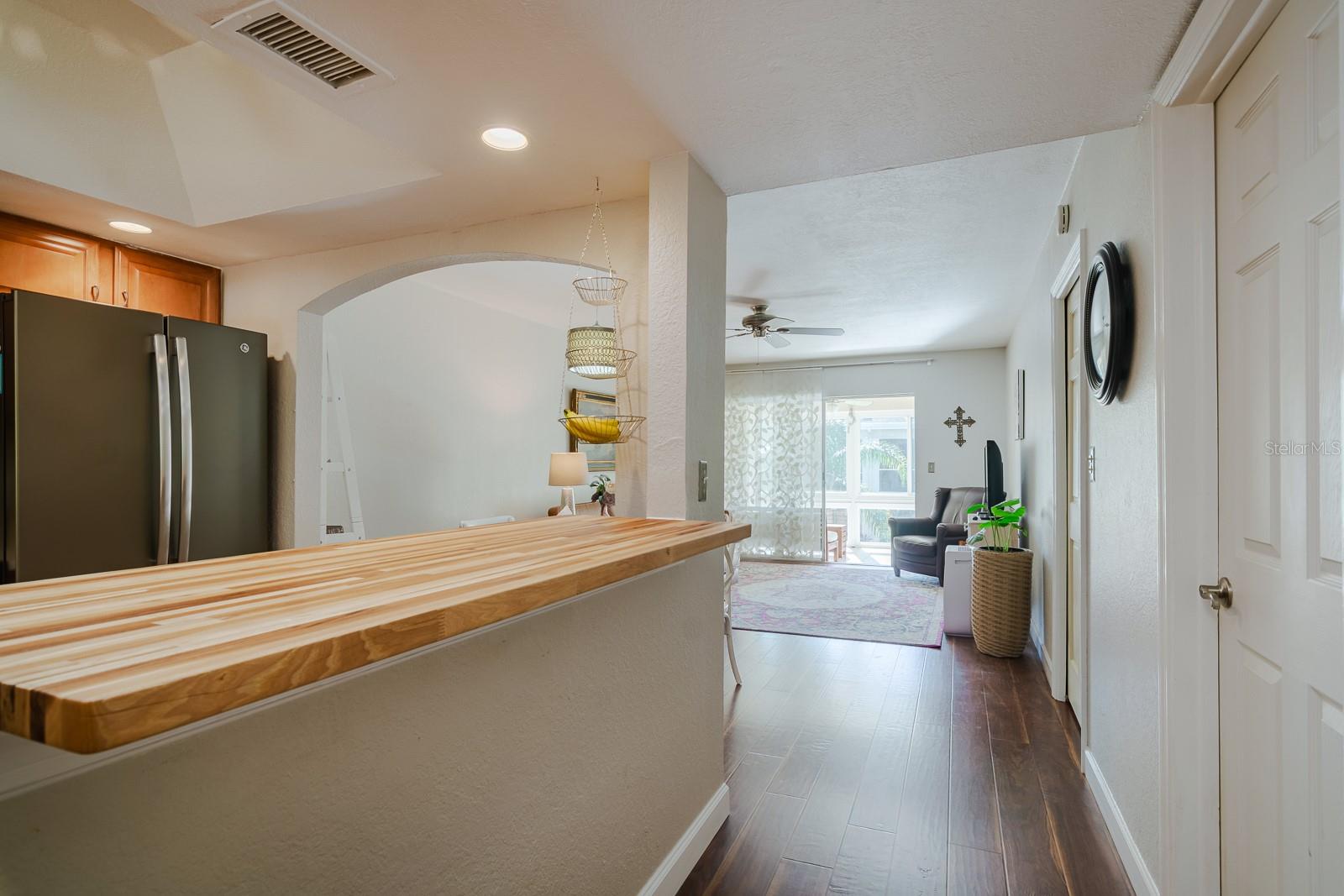 10396 CARROLLWOOD LN #27, TAMPA, FL, 33618