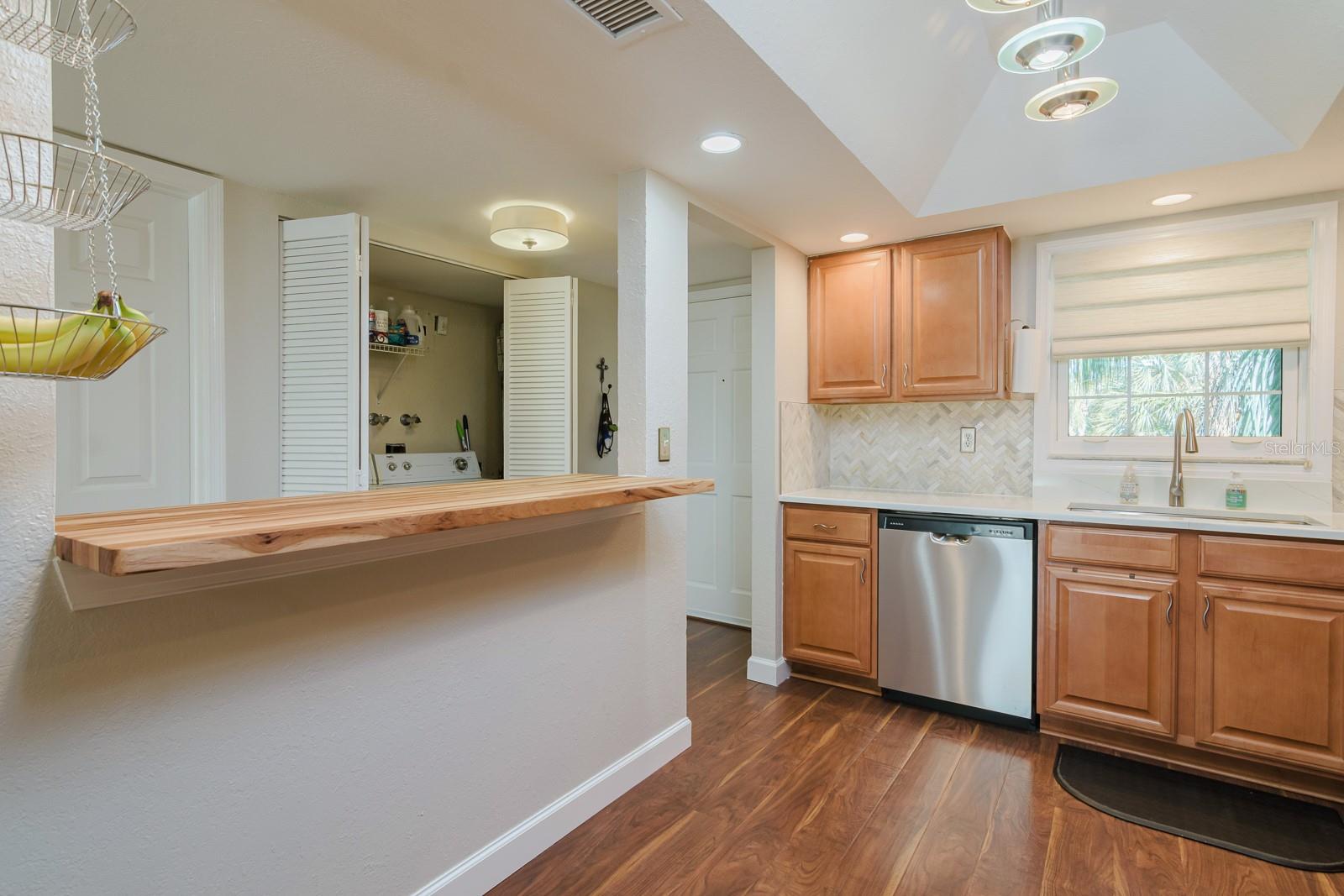 10396 CARROLLWOOD LN #27, TAMPA, FL, 33618