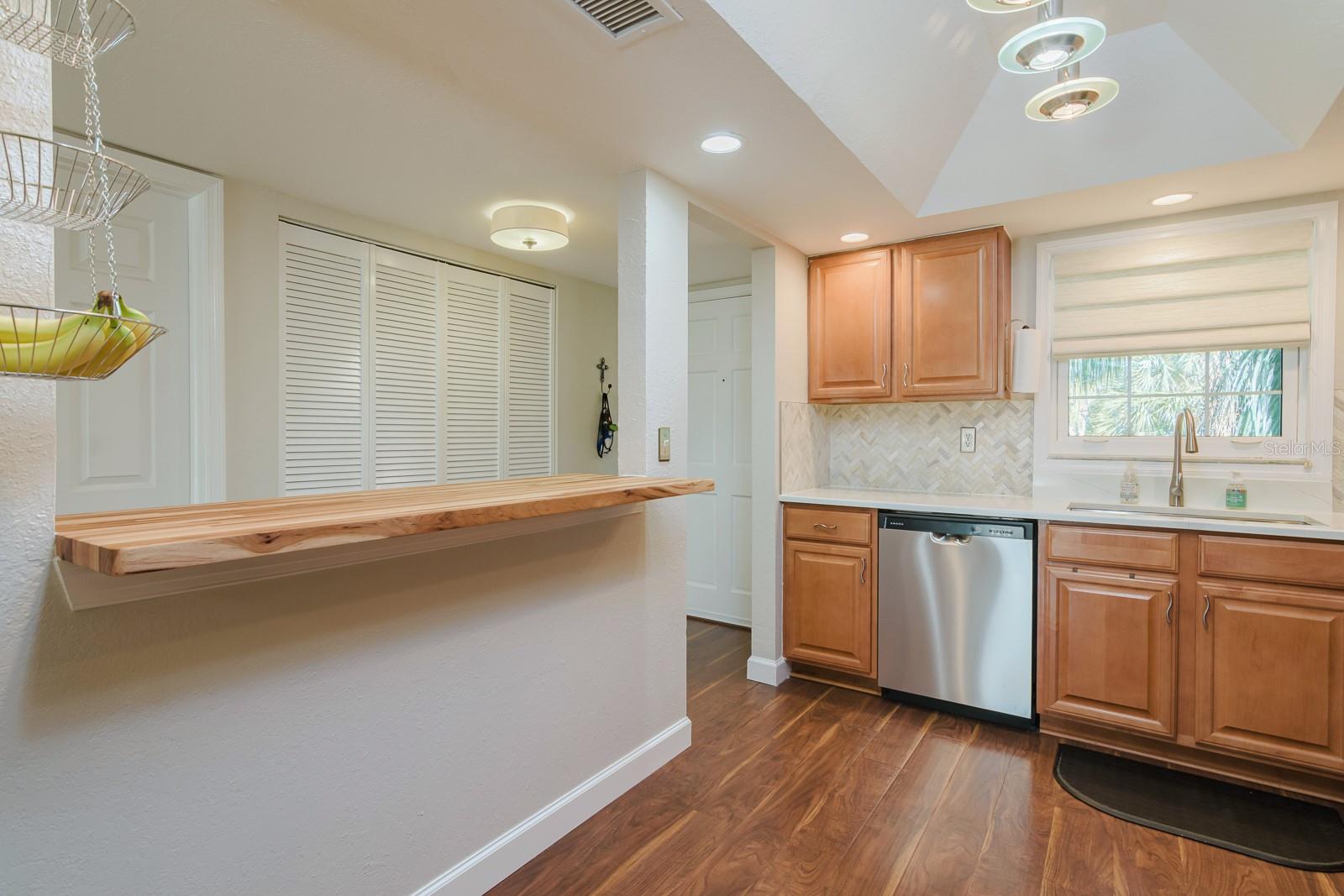 10396 CARROLLWOOD LN #27, TAMPA, FL, 33618