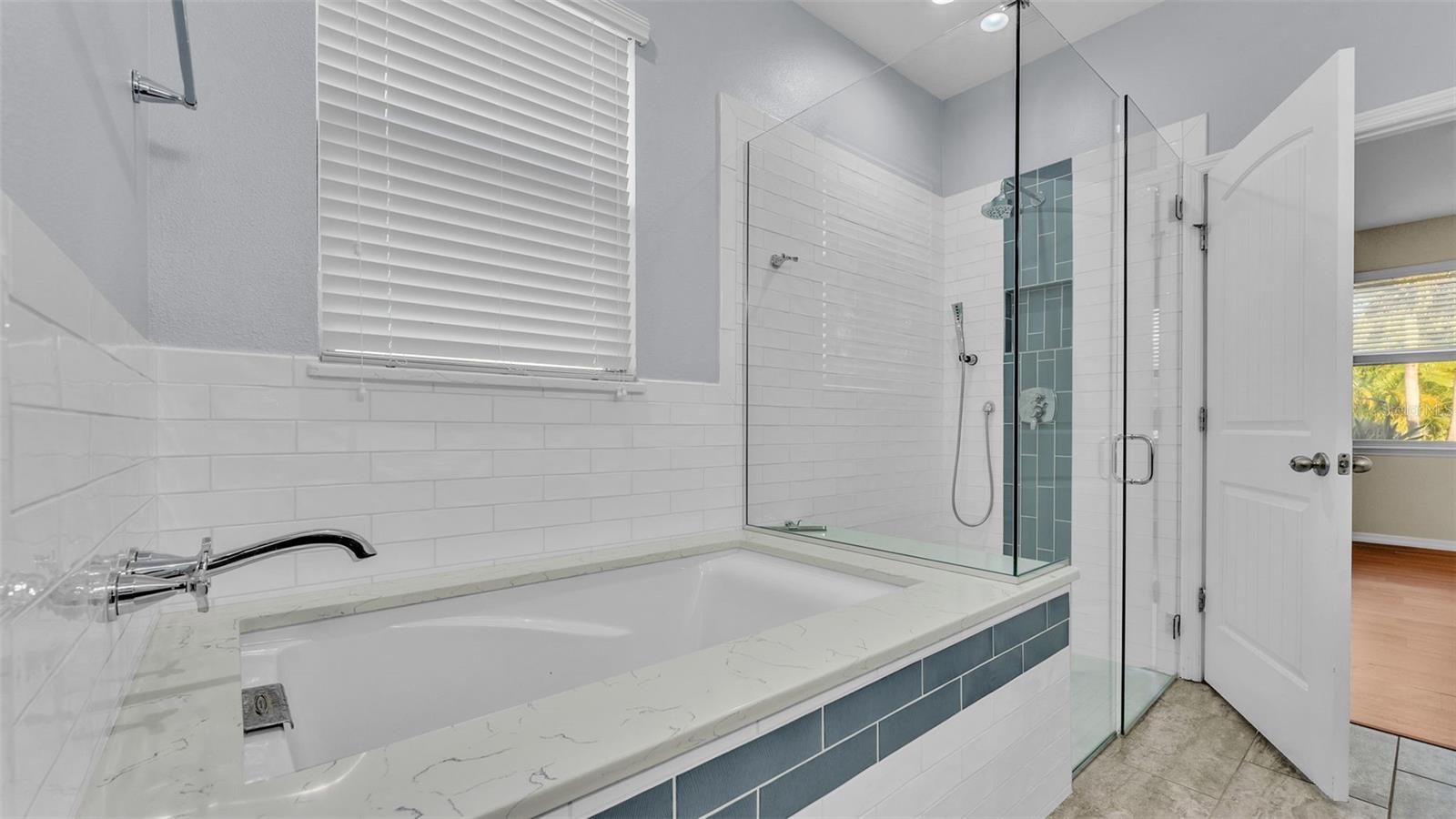 2325 BELLA LUNA CIR, LAKELAND, FL, 33810