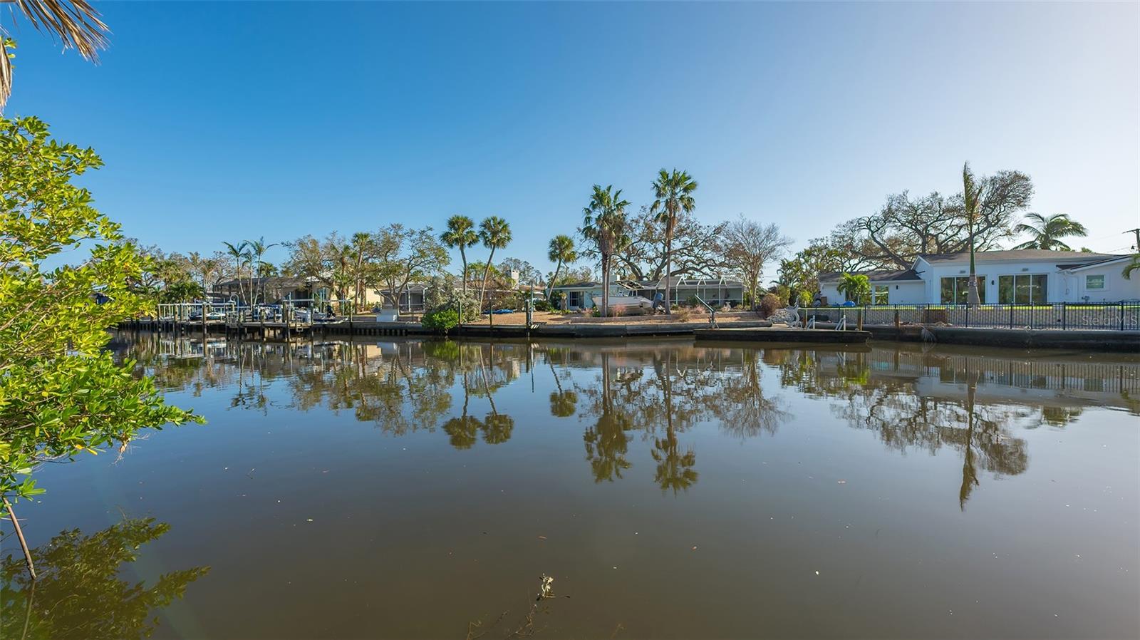 5165 SANDY COVE AVE, SIESTA KEY, FL, 34242