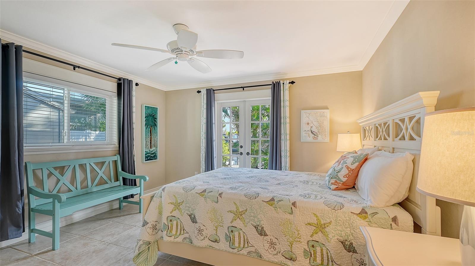 5165 SANDY COVE AVE, SIESTA KEY, FL, 34242