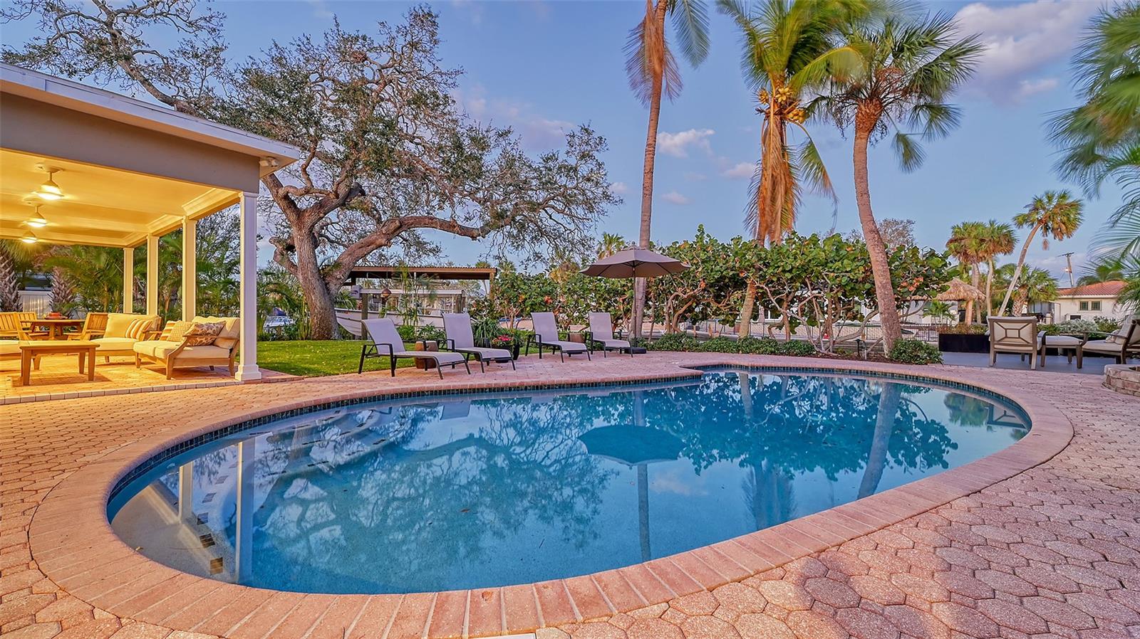 5165 SANDY COVE AVE, SIESTA KEY, FL, 34242