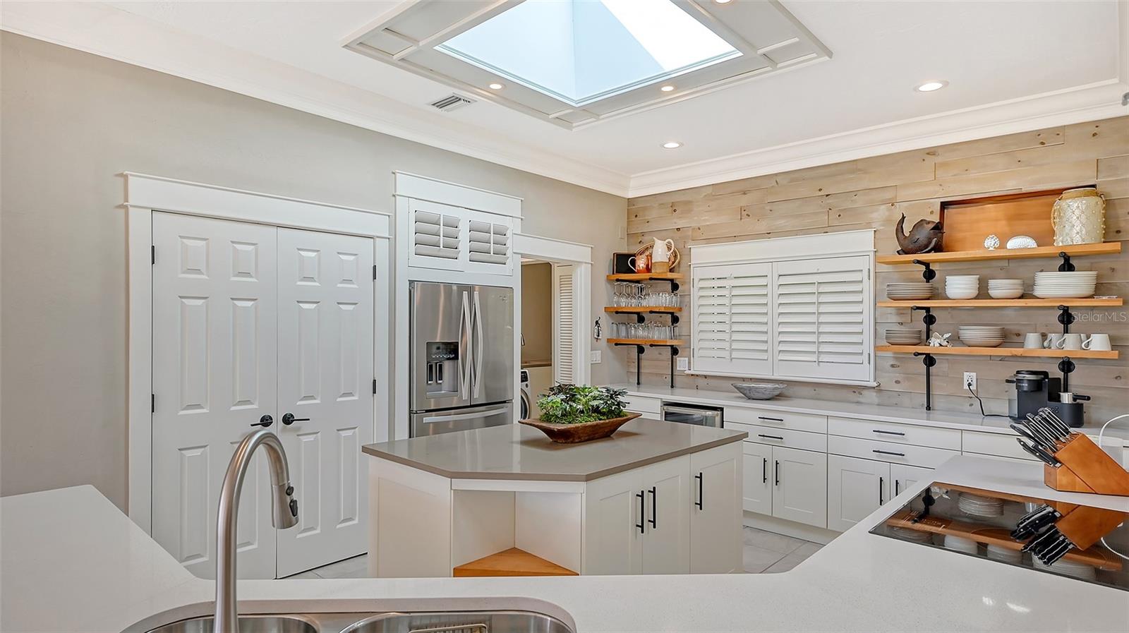 5165 SANDY COVE AVE, SIESTA KEY, FL, 34242