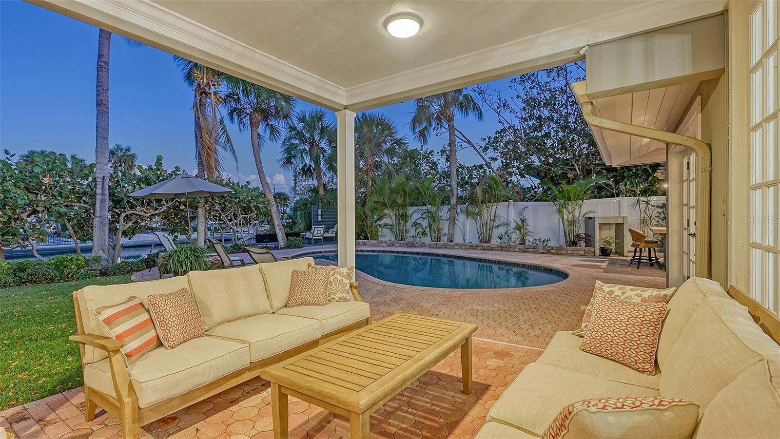 5165 SANDY COVE AVE, SIESTA KEY, FL, 34242