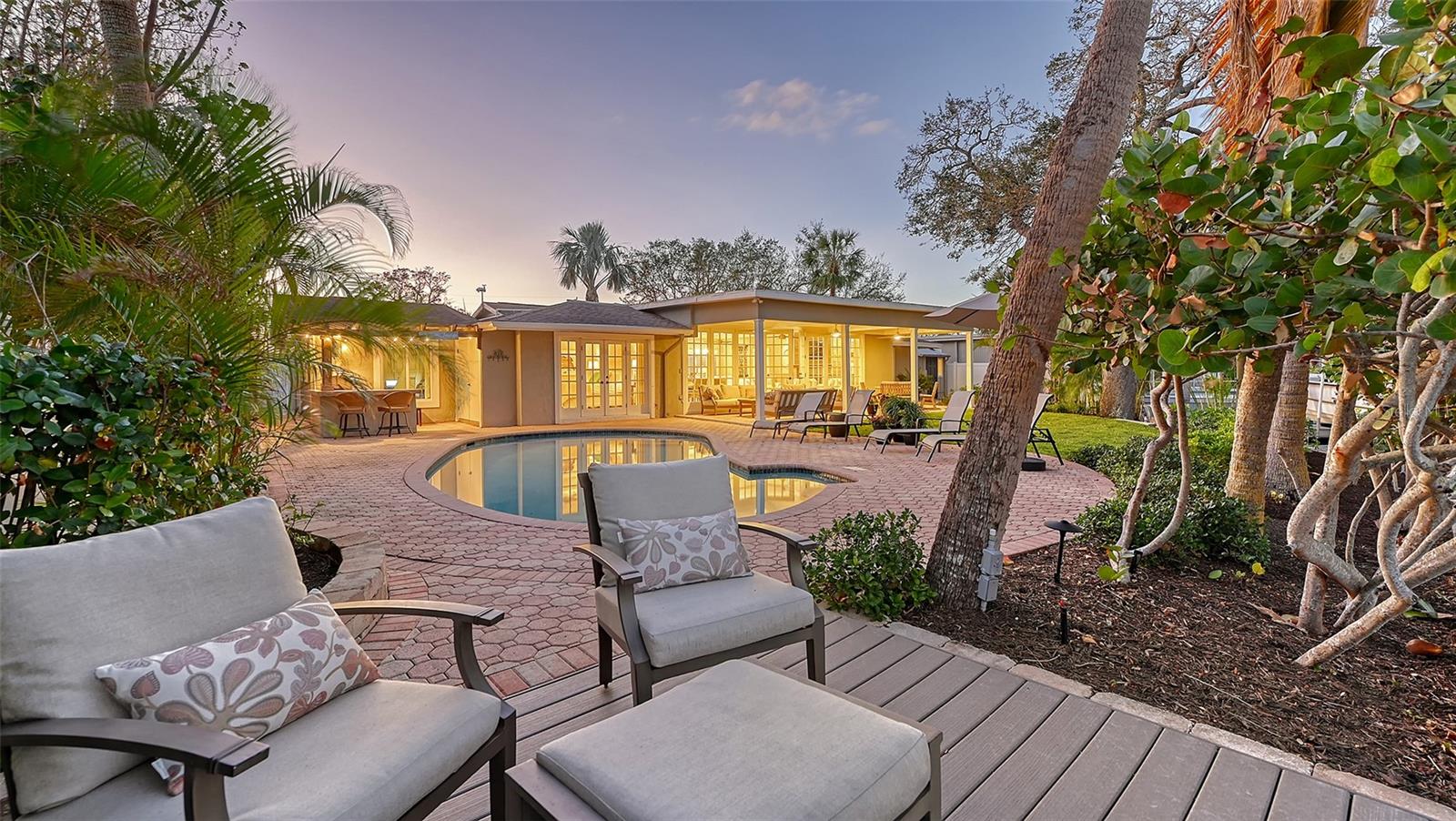 5165 SANDY COVE AVE, SIESTA KEY, FL, 34242