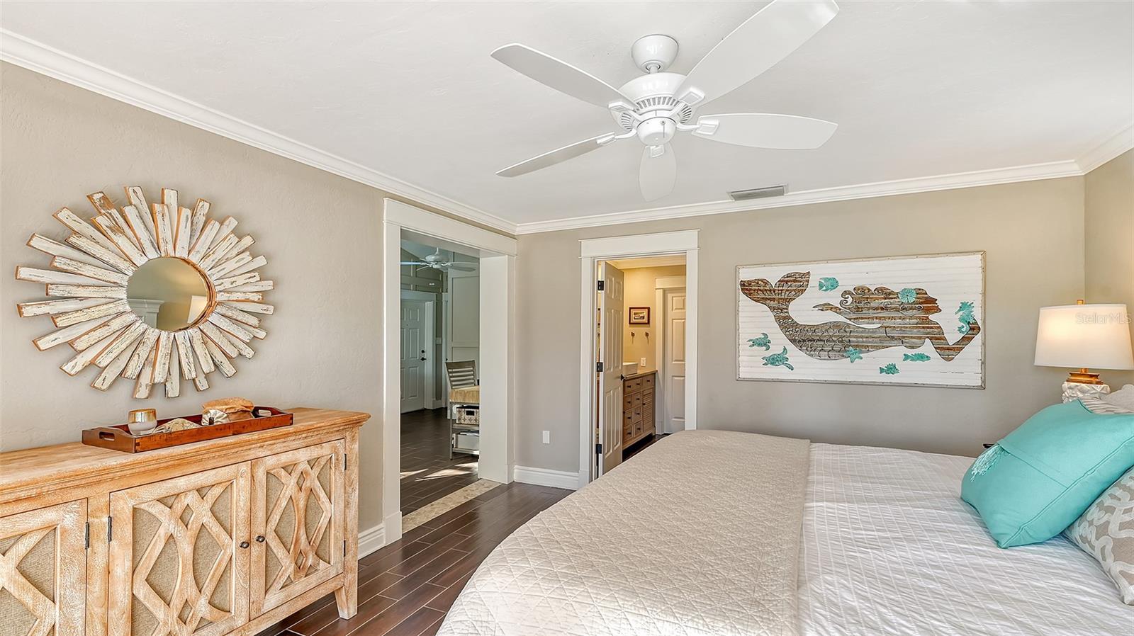 5165 SANDY COVE AVE, SIESTA KEY, FL, 34242