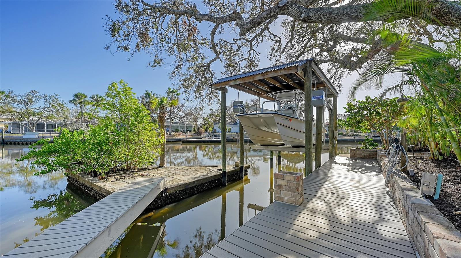 5165 SANDY COVE AVE, SIESTA KEY, FL, 34242