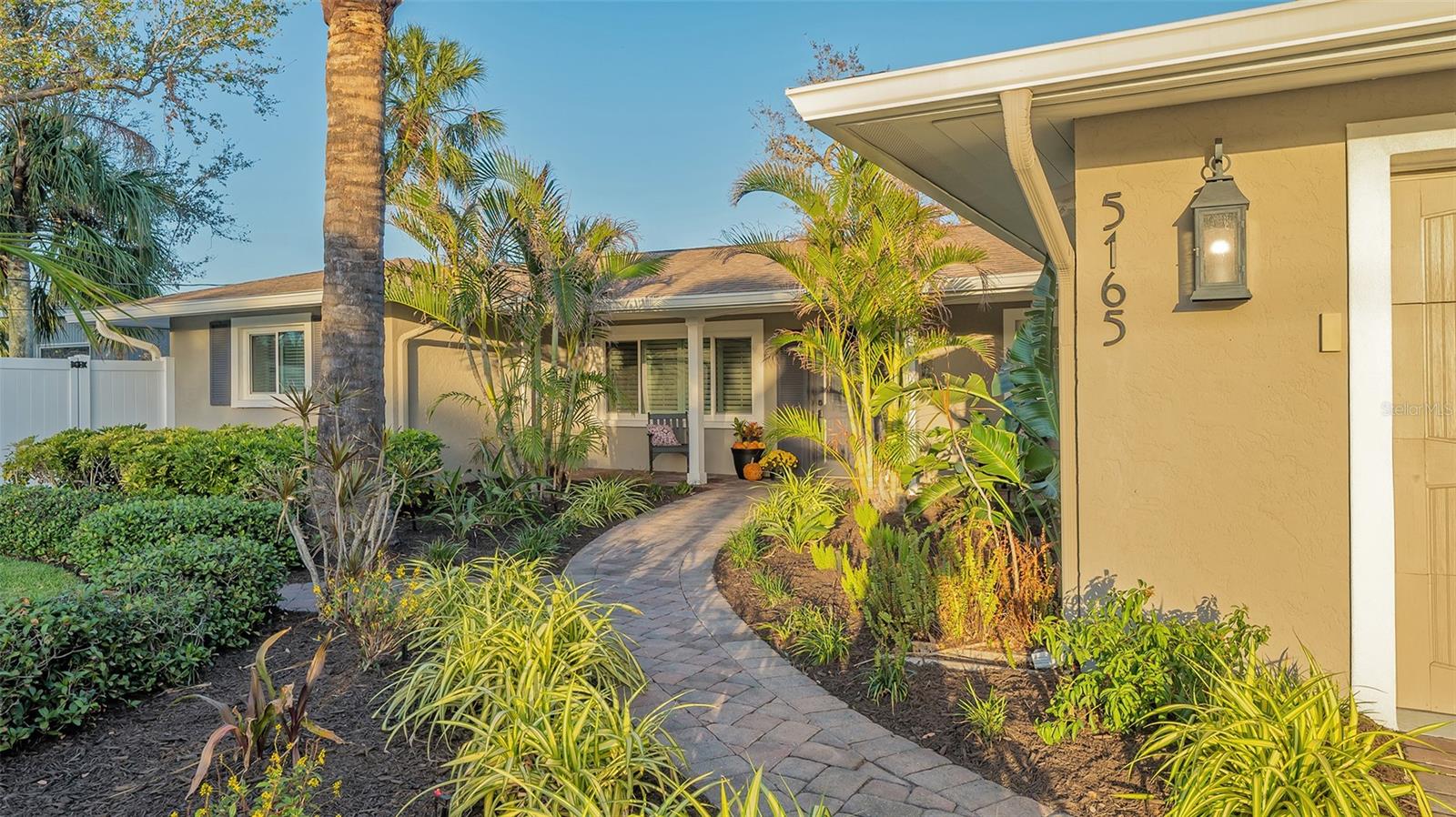 5165 SANDY COVE AVE, SIESTA KEY, FL, 34242