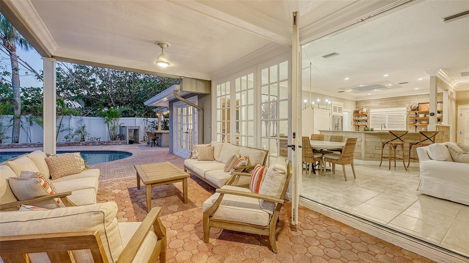 5165 SANDY COVE AVE, SIESTA KEY, FL, 34242