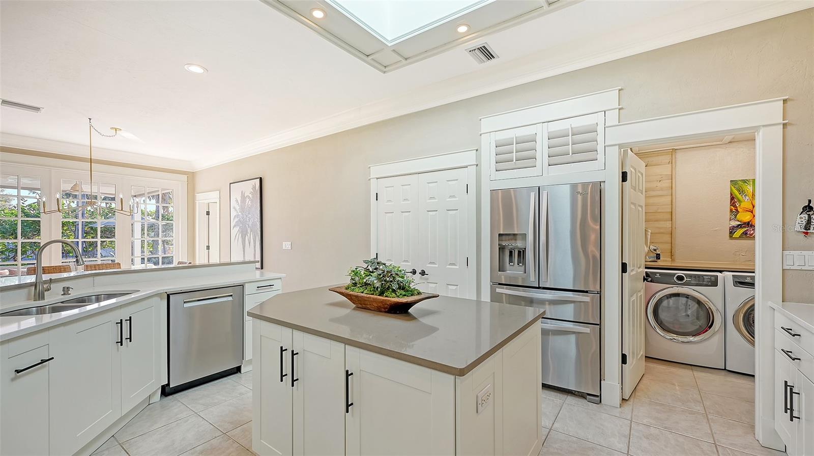 5165 SANDY COVE AVE, SIESTA KEY, FL, 34242