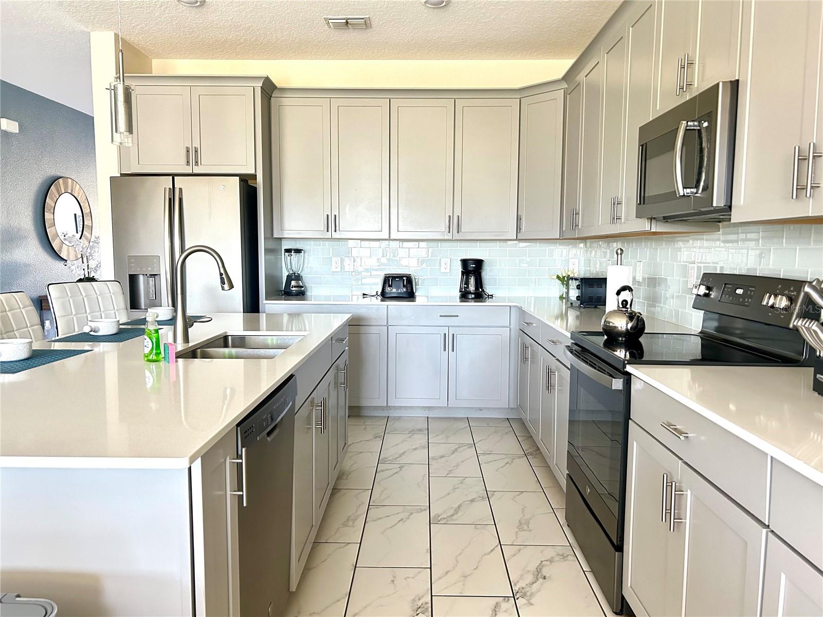 8932 CABOT CLIFFS DR, DAVENPORT, FL, 33896