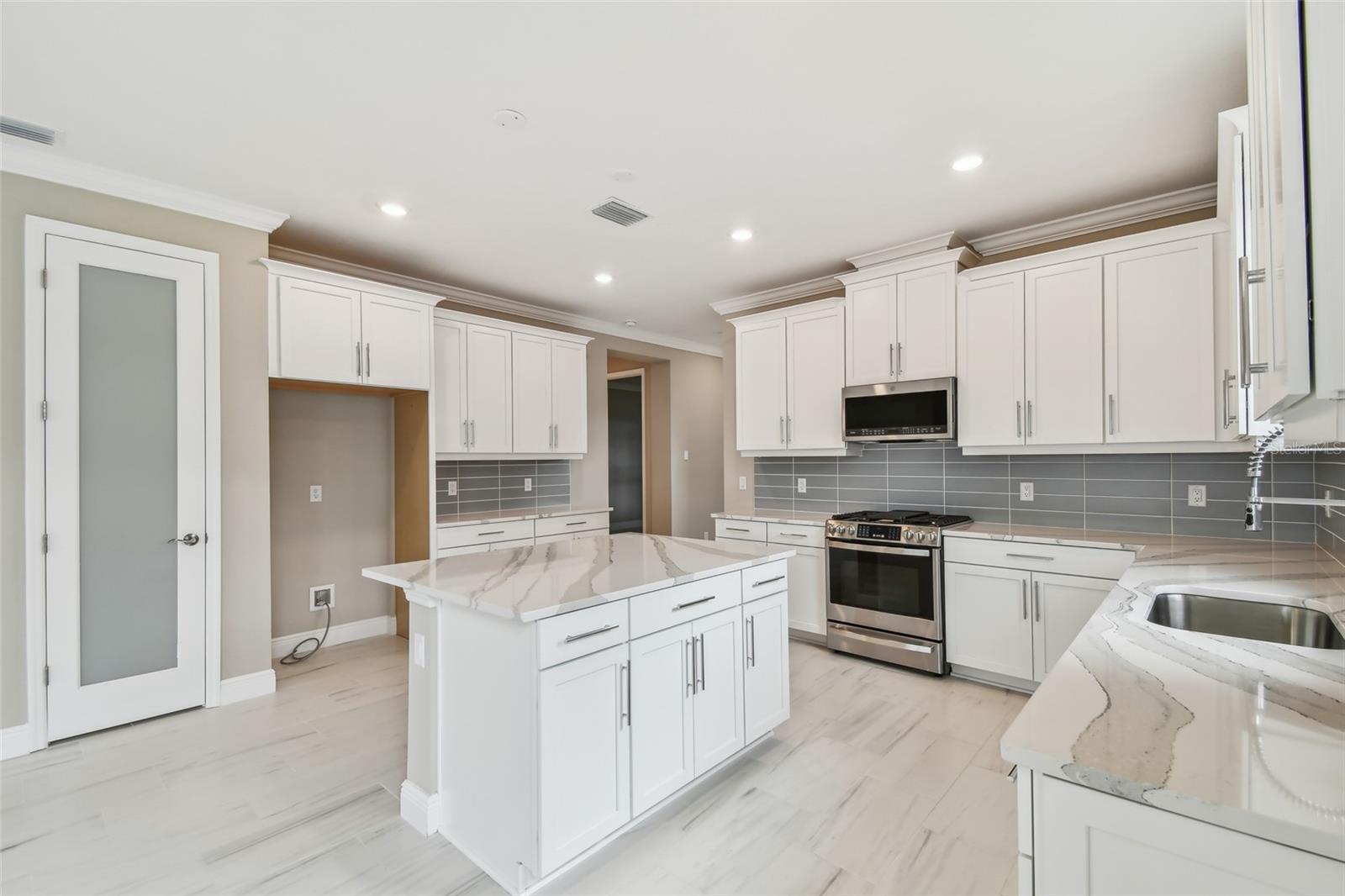 18019 CHERISHED LOOP, LAKEWOOD RANCH, FL, 34211