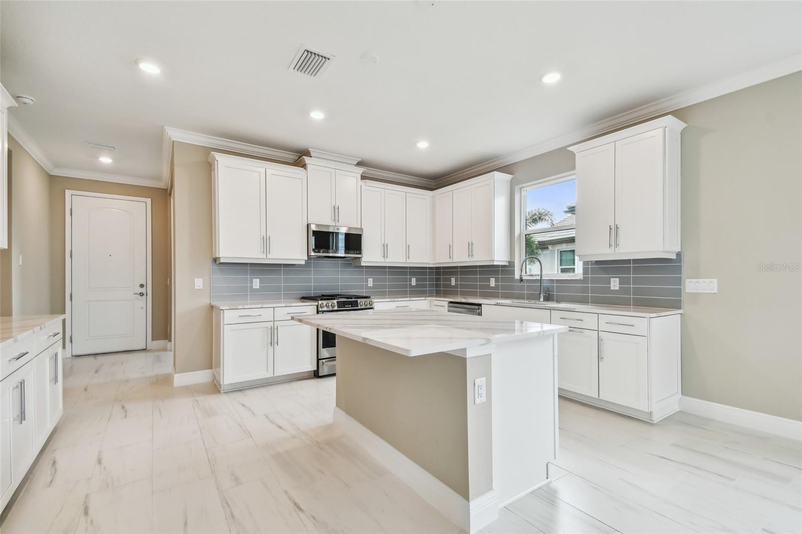 18019 CHERISHED LOOP, LAKEWOOD RANCH, FL, 34211