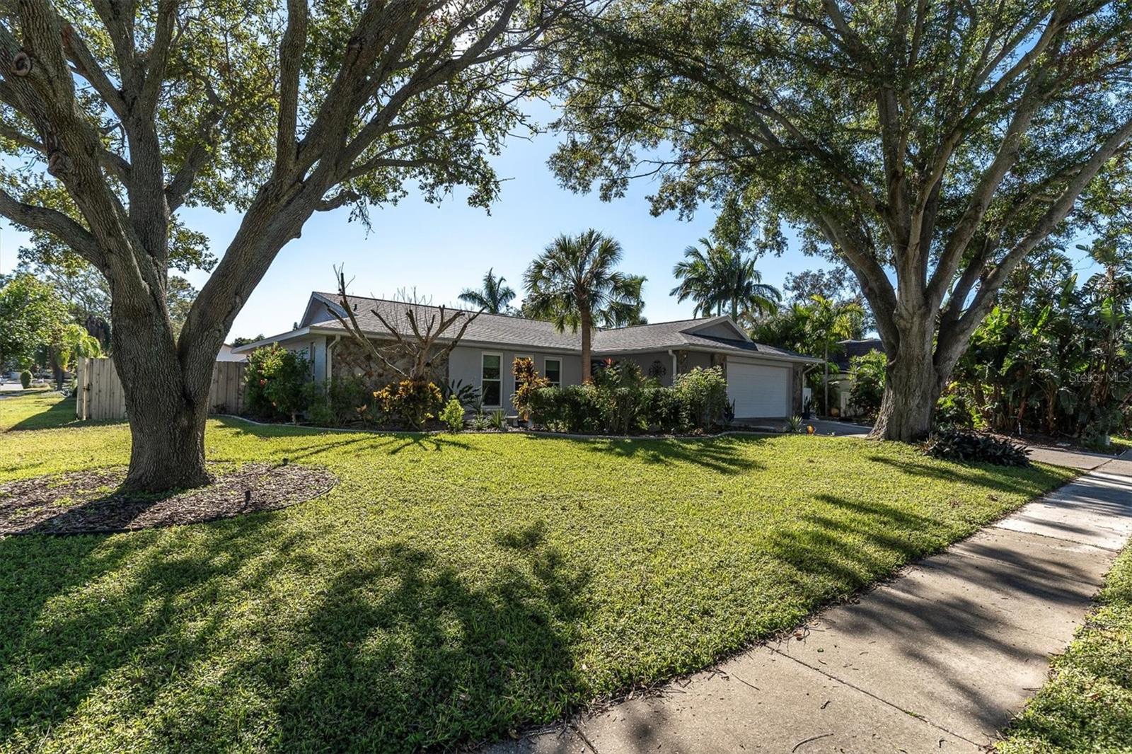690 WILD OAK LN, PALM HARBOR, FL, 34683