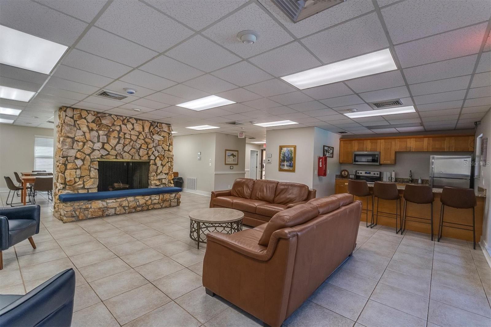 690 WILD OAK LN, PALM HARBOR, FL, 34683