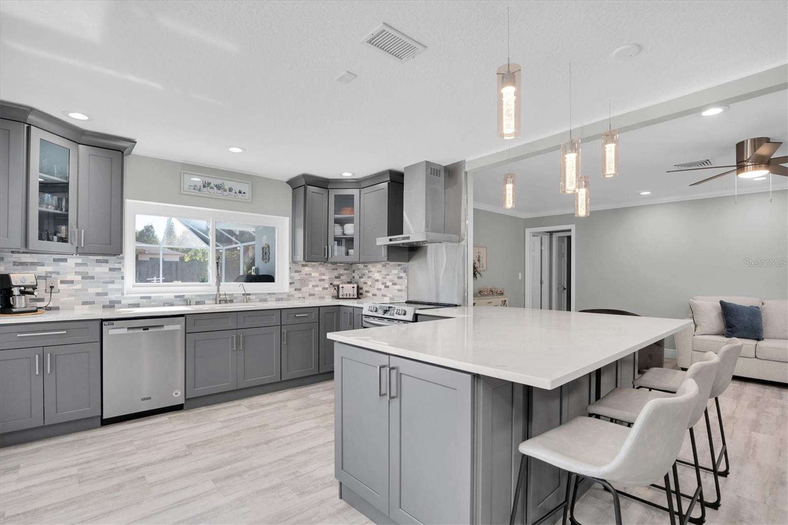 690 WILD OAK LN, PALM HARBOR, FL, 34683