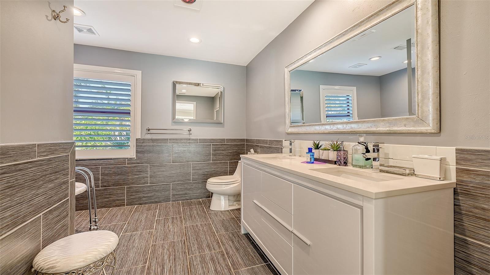 435 PARTRIDGE CIR, SARASOTA, FL, 34236