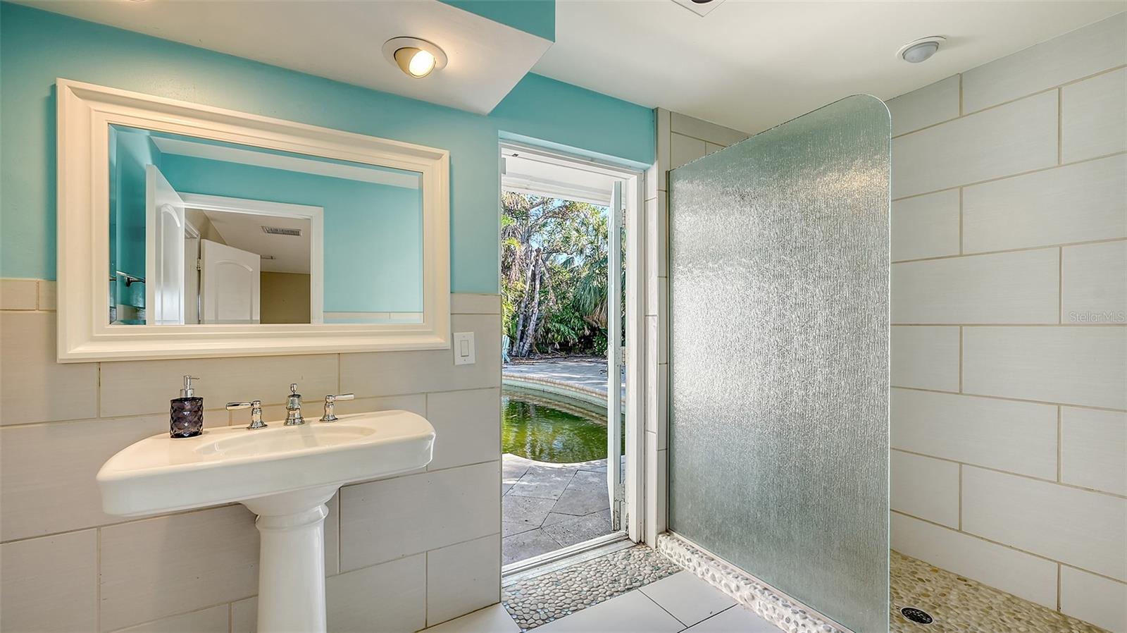 435 PARTRIDGE CIR, SARASOTA, FL, 34236