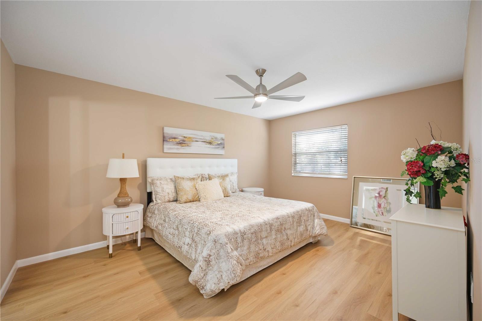 2300 STICKNEY POINT RD RD #104, SARASOTA, FL, 34231