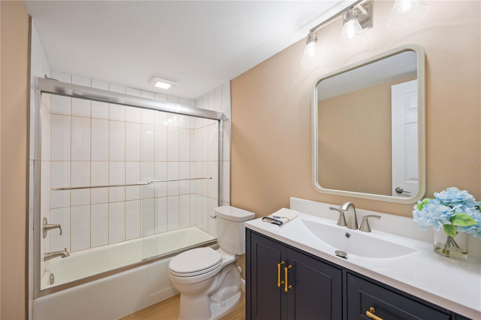 2300 STICKNEY POINT RD RD #104, SARASOTA, FL, 34231