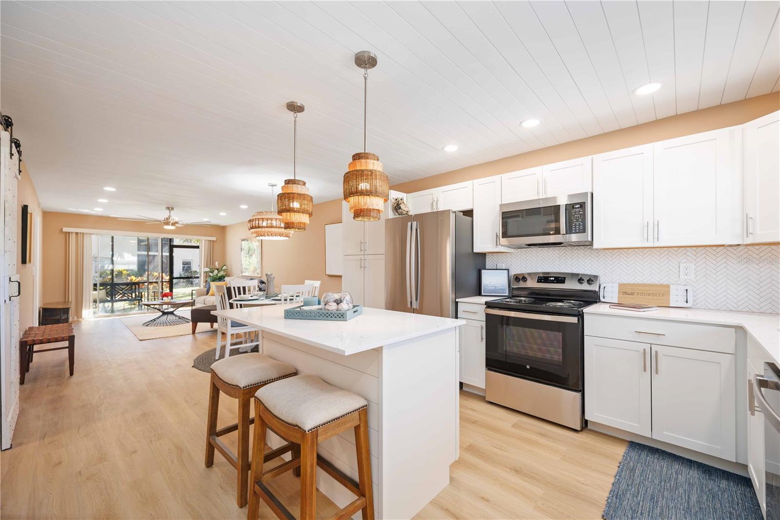 2300 STICKNEY POINT RD RD #104, SARASOTA, FL, 34231