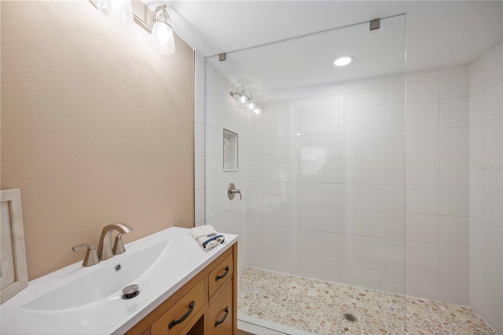 2300 STICKNEY POINT RD RD #104, SARASOTA, FL, 34231
